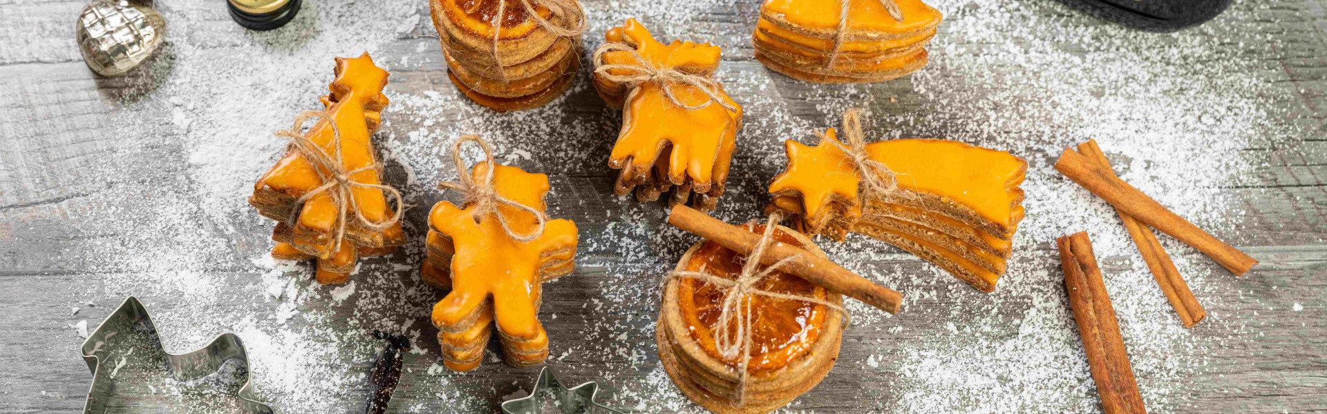Fruchtige Orangenlebkuchen mit STROH als Serviervorschlag