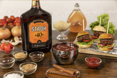 BBQ-Sauce mit STROH 40, ideal für Hamburger und Co.