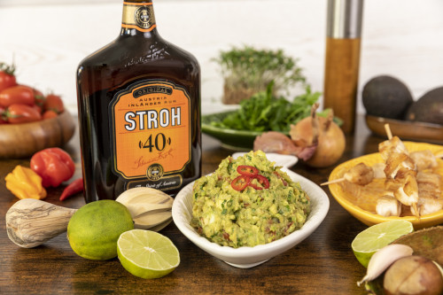 Fruchtige Guacamole mit STROH