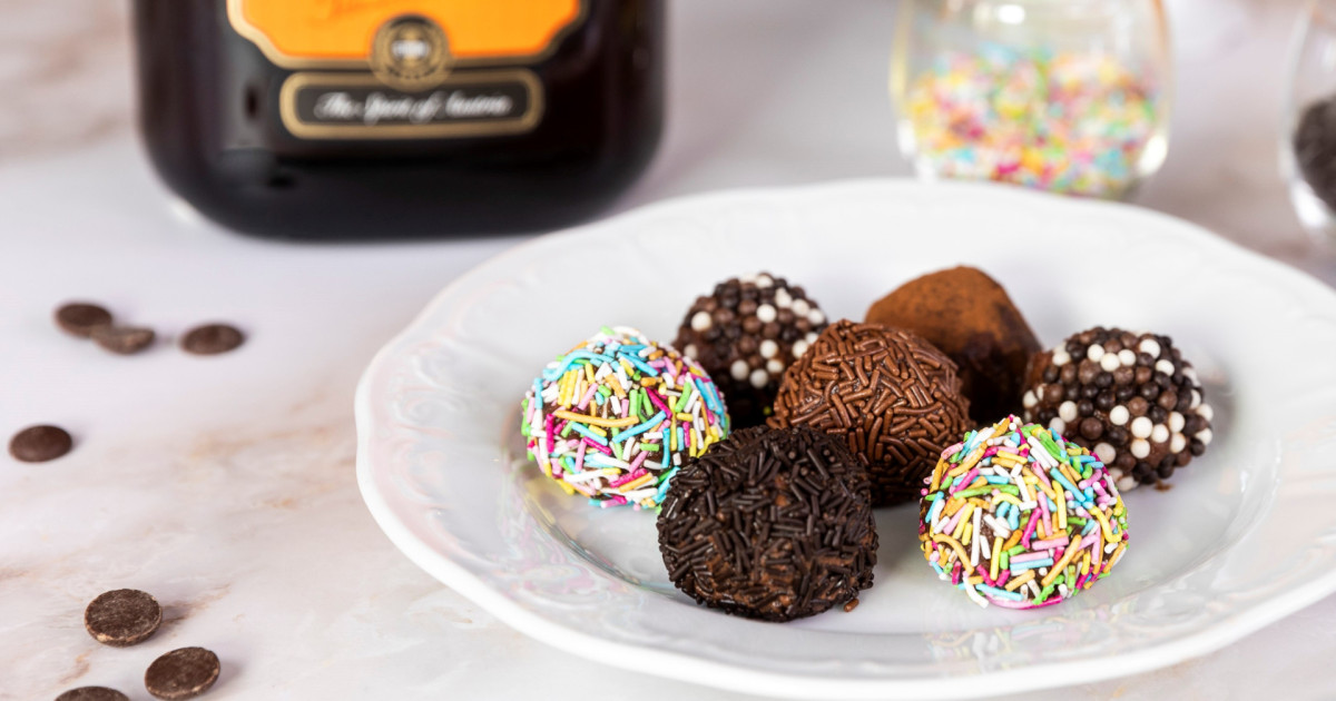 STROH Recipes: Iced Rum Truffles – Add a little STROH!
