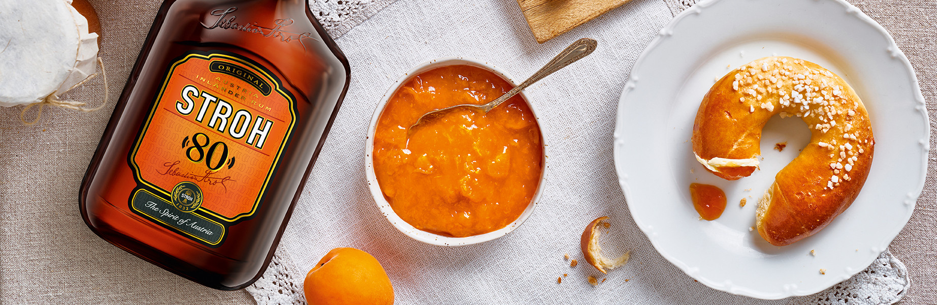 Marillenmarmelade mit STROH, am besten mit Kipferln zum Frühstück