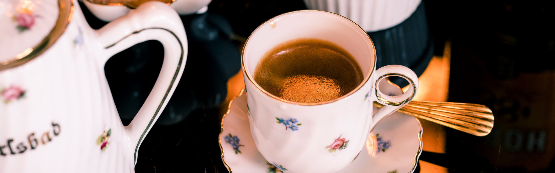 Espresso mit STROH und Kardamom