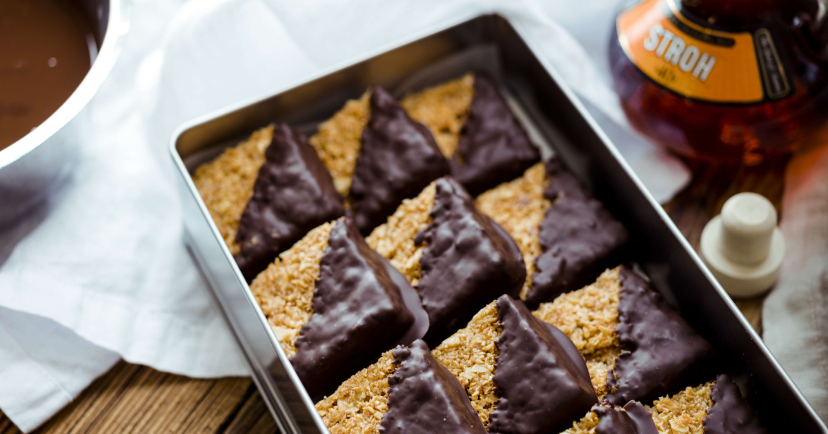 STROH Recipes: Coconut rum cookies – Add a little STROH!