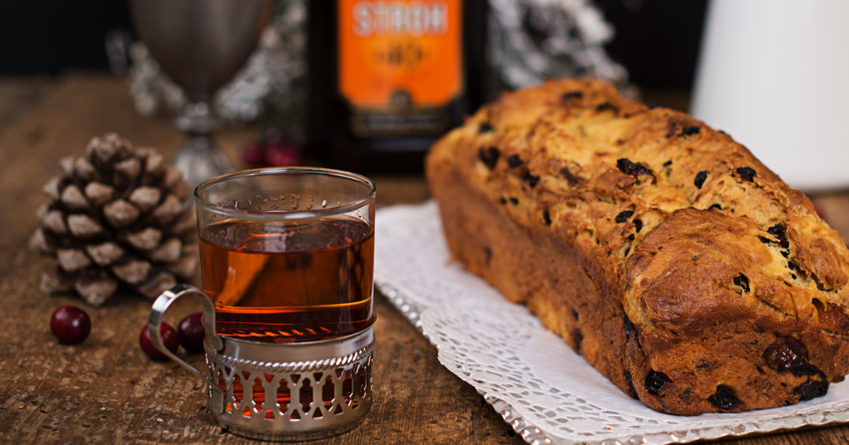 STROH Recipes: STROH fruit cake – Add a little STROH!