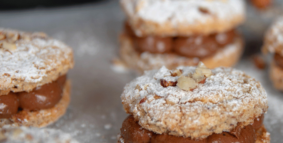 STROH Recipes: Hazelnut meringue with rum-ganache – Add a little STROH!