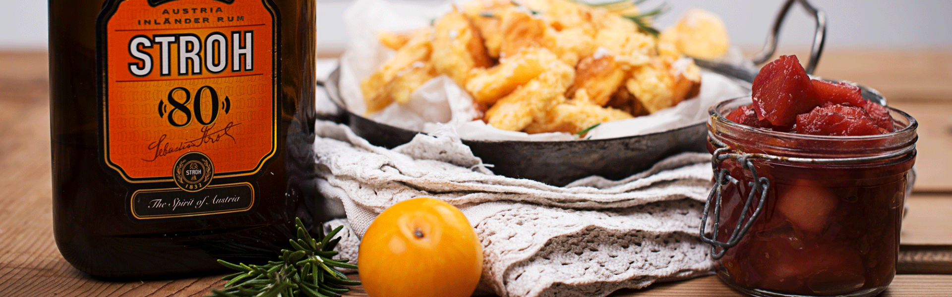 STROH Topfenschmarrn mit Apfel-Zwetschken-Chutney