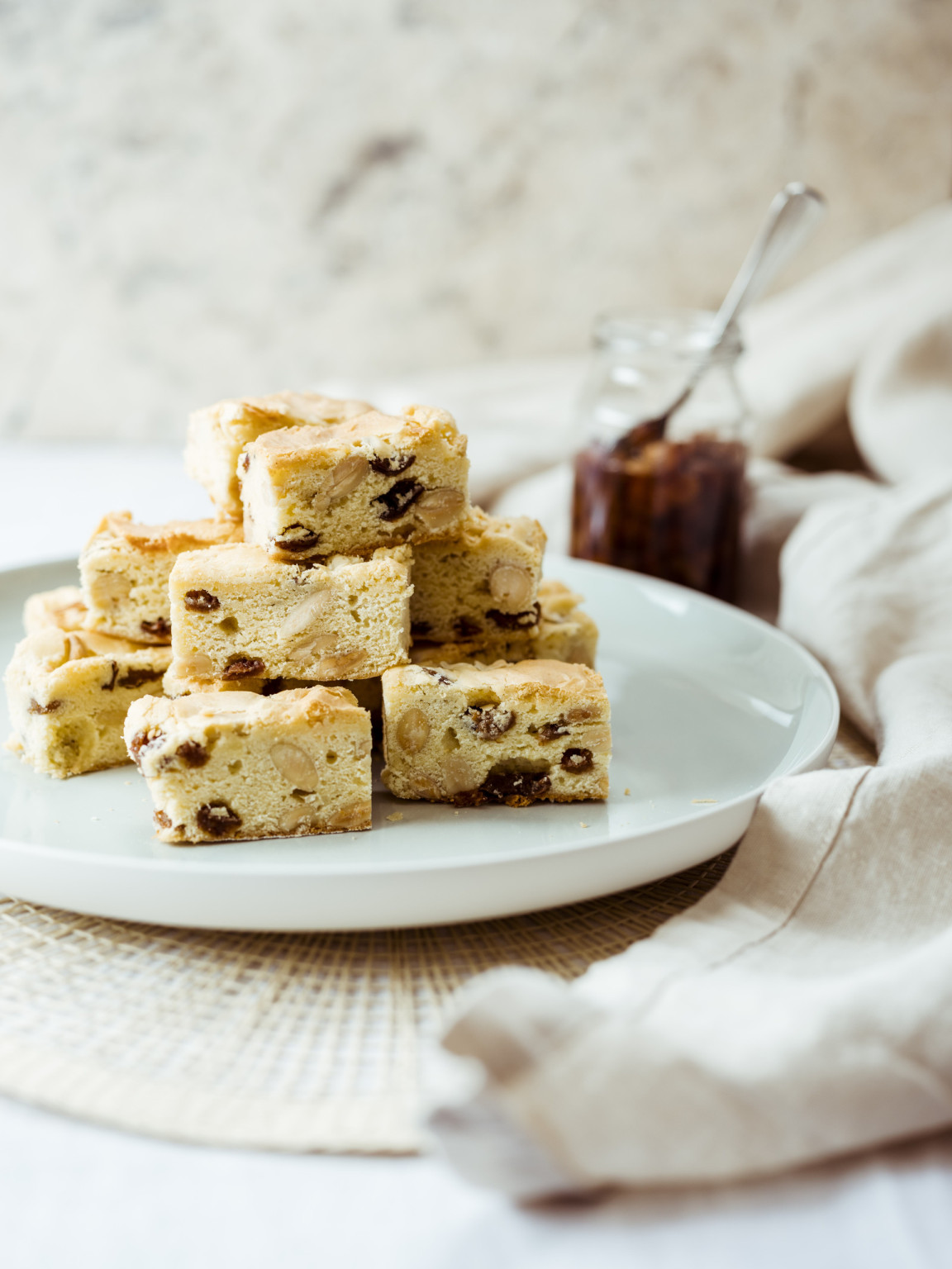STROH Rezepte: Kranzkuchen mit Rum­zwetschken – Add a little STROH!