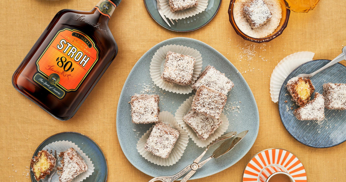 STROH Recipes: Chocolate-Dipped Sponge Treats – Add a little STROH!