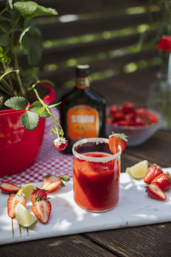Frozen STROHberry Daiquiri